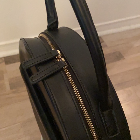 Sale❣️ NWOT Lionel Circular Black Handbag - Picture 2 of 4